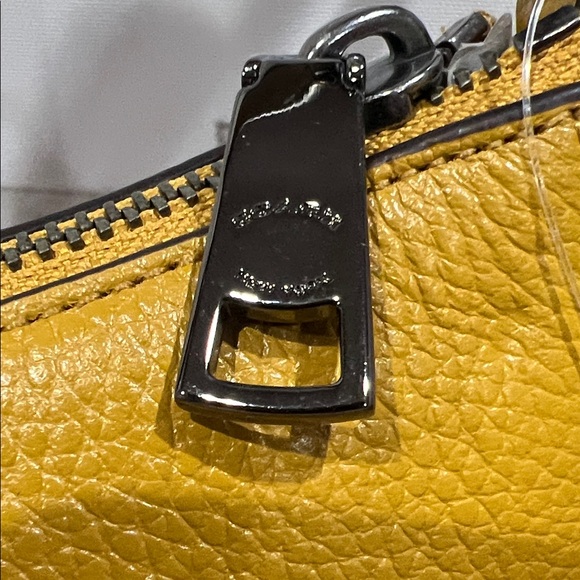 Coach Chelsea NWT Leather Shoulder Bag - Picture 5 of 12